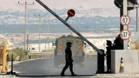 Two Persons Shot in Assault Close to Jordan-West Bank Checkpoint, IDF Confirms