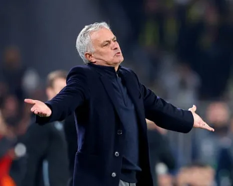 Benfica Engaged in Talks to Appoint José Mourinho Following Dismissal of Former Manager