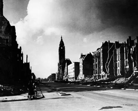 The Circle of Traitors: A Riveting Account of Defiance Against the Nazis